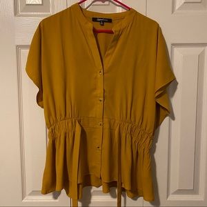 blouse with short sleeves and buttons